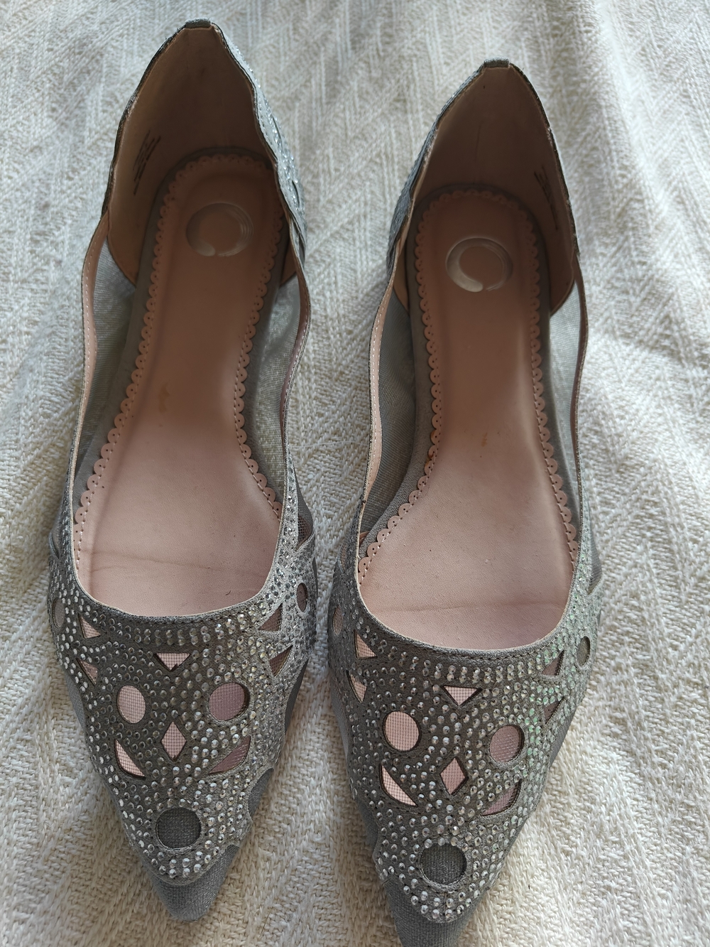 Pointed Toe Grey Cutout Flats